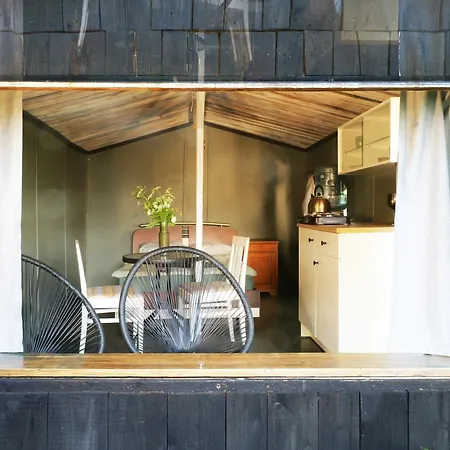 Camping Minimalist Riverside Hideout *